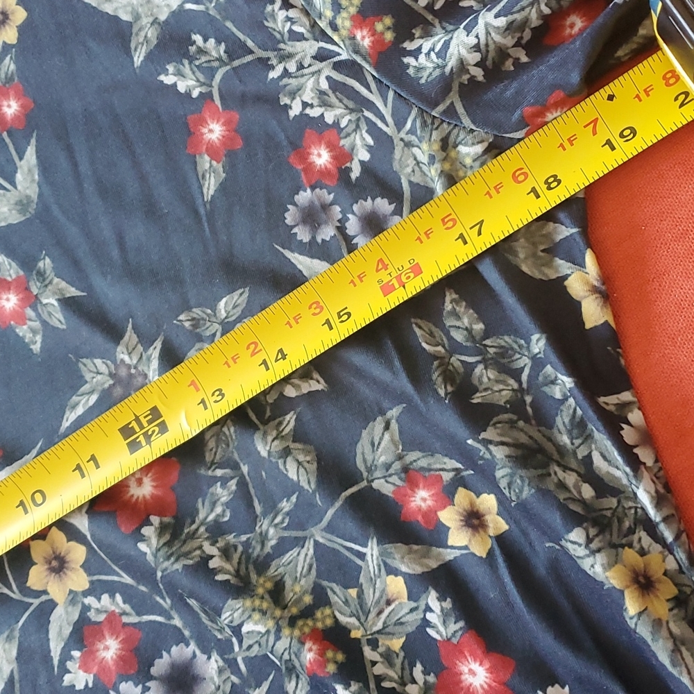 Top - Picture 4 of 5